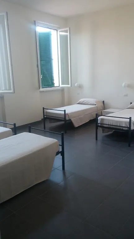 Hostel Ameglia